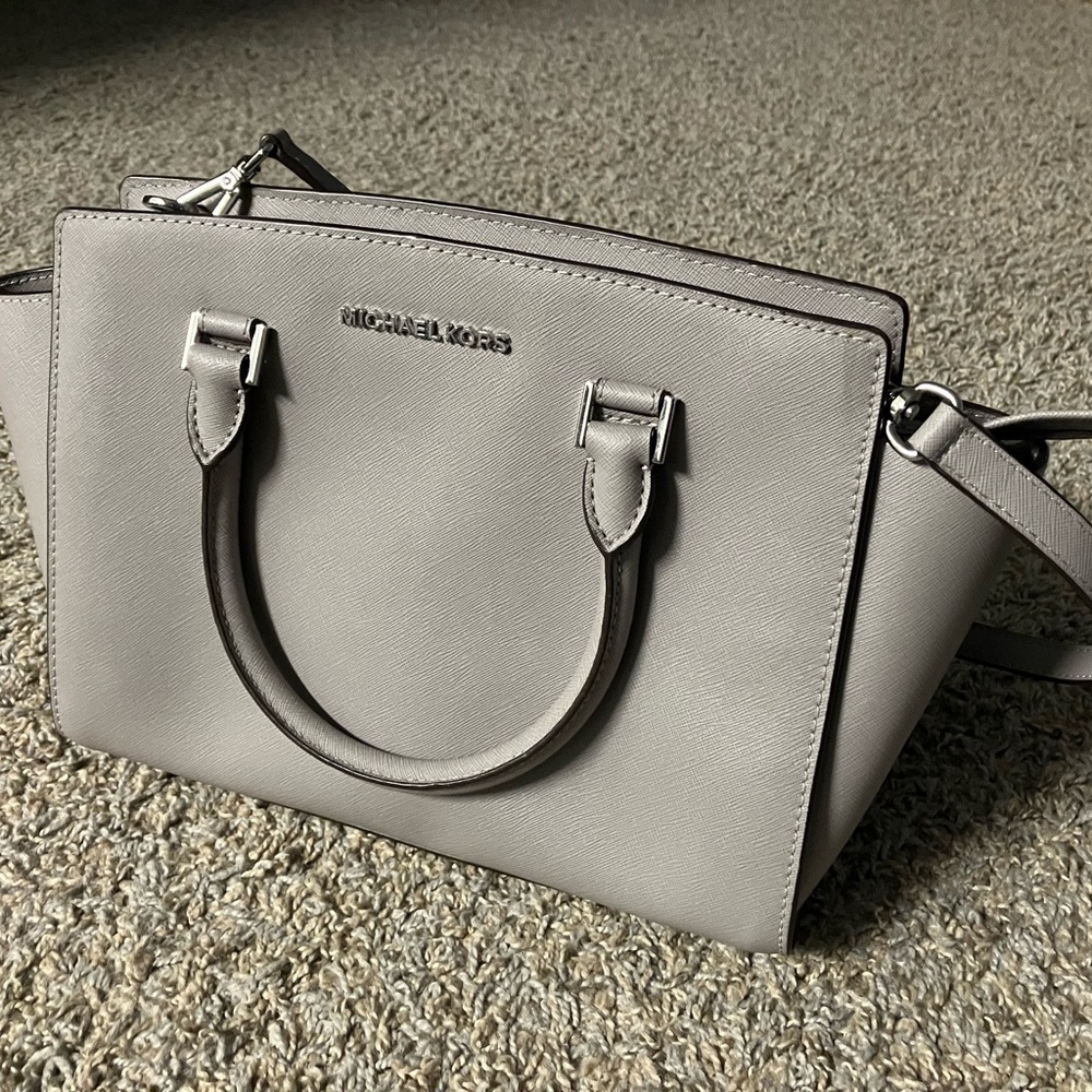 Michael Kors gray purse